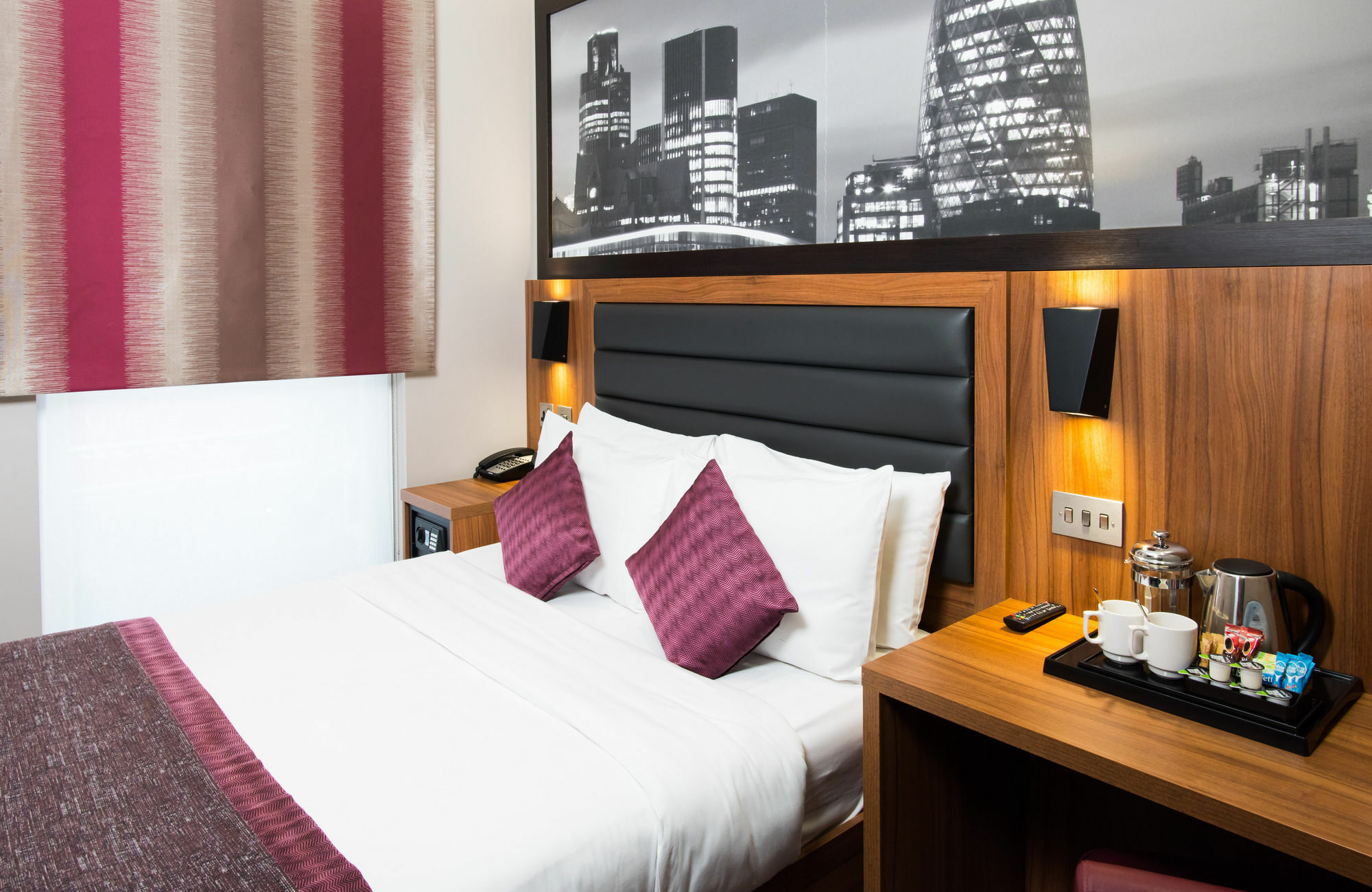 London Court Hotel Bagian luar foto