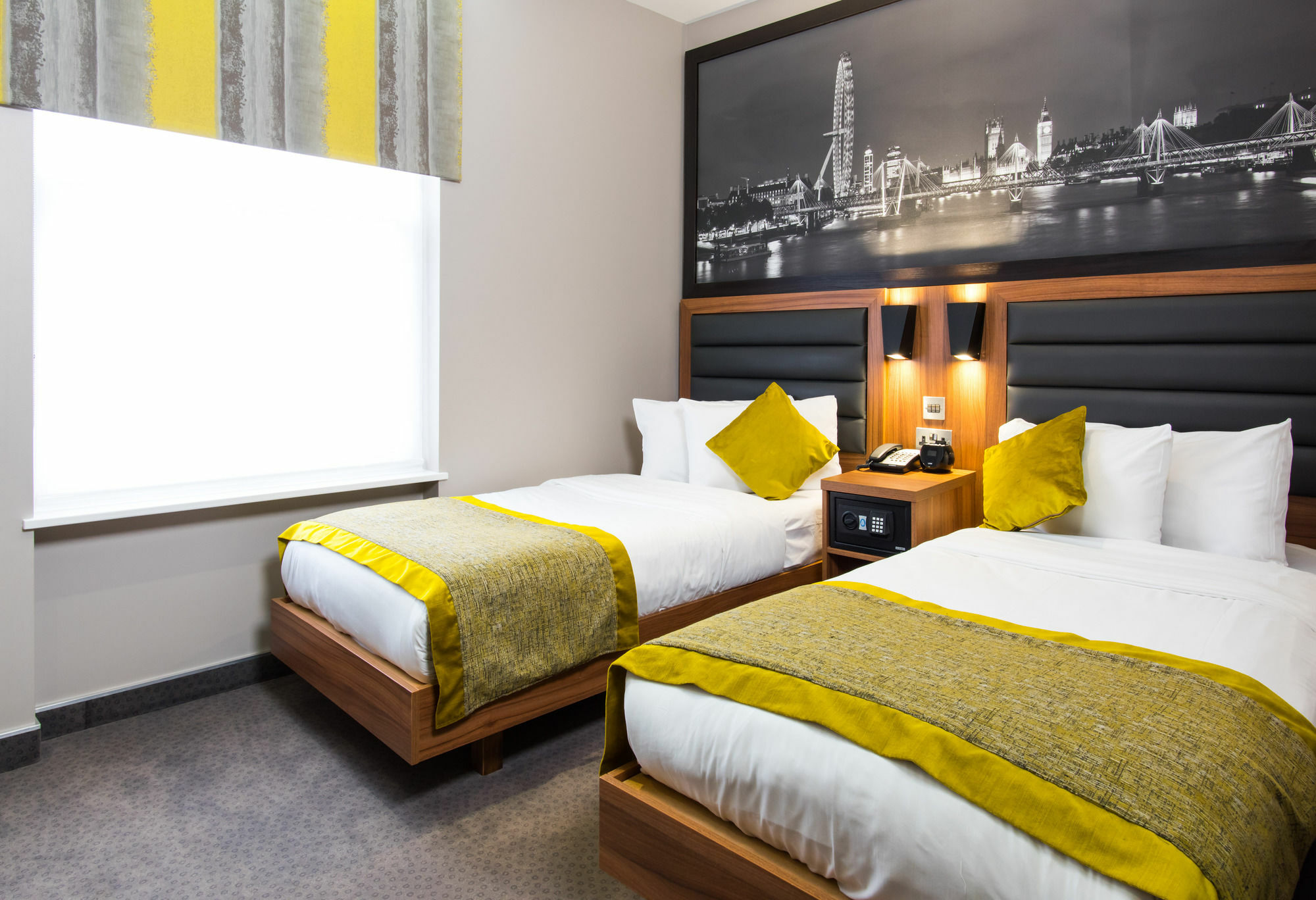 London Court Hotel Bagian luar foto